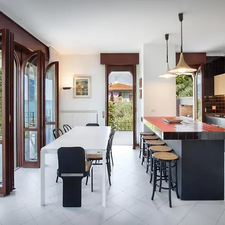 Frader Otto With View * Torri Del Benaco