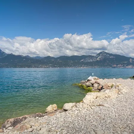 Frader Otto With View Torri Del Benaco